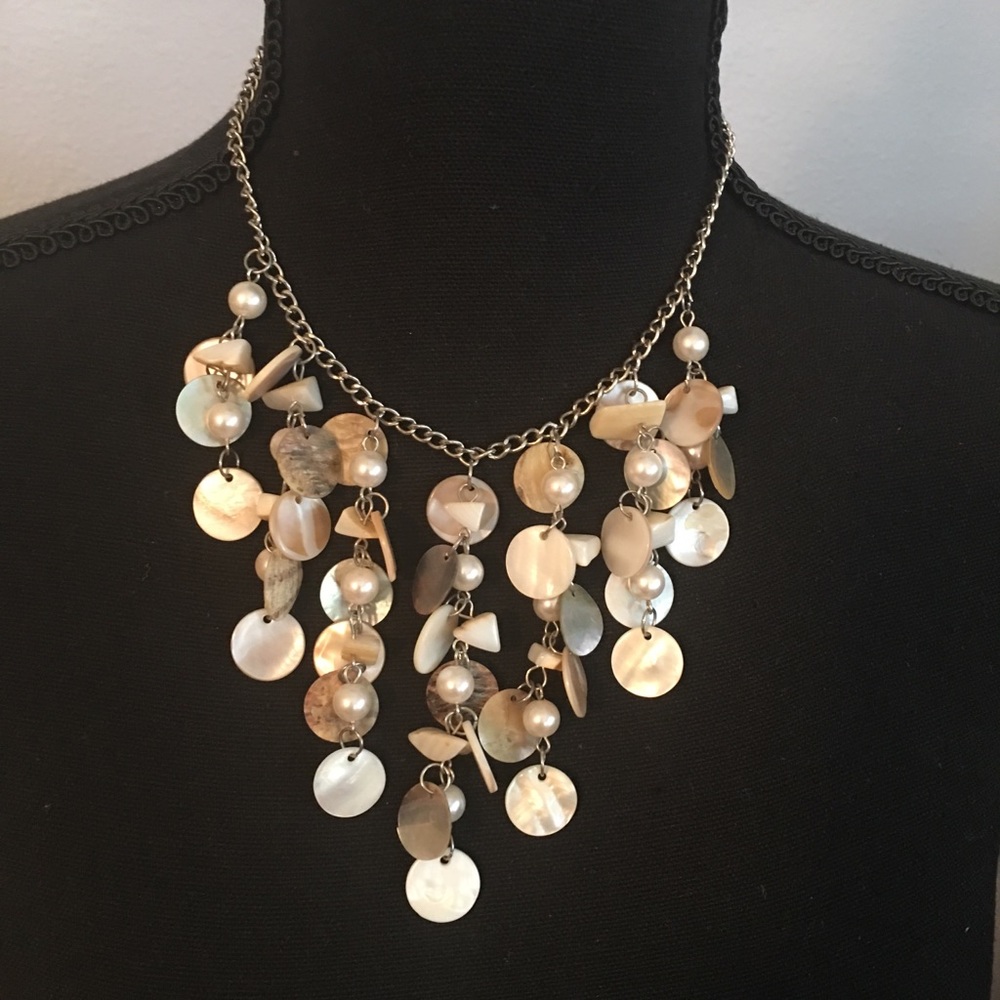 Gorgeous multiple strand Shell 🐚 Like Necklace
